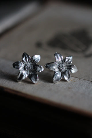 Pewter Lily Earrings