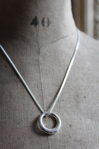 SILVER CIRCLE OF LIFE NECKLACE