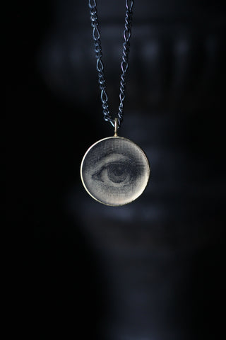 The Figaro Necklace Round Eye pendant