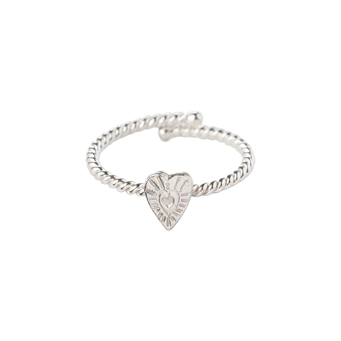 Honorable Vintage Heart Ring Silver Plated