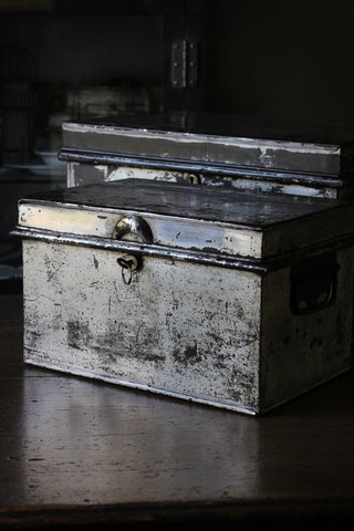 VINTAGE DEED BOX (130) Original Key