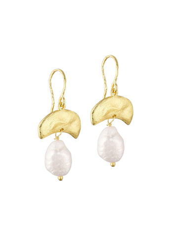 Zahra pearl earrings