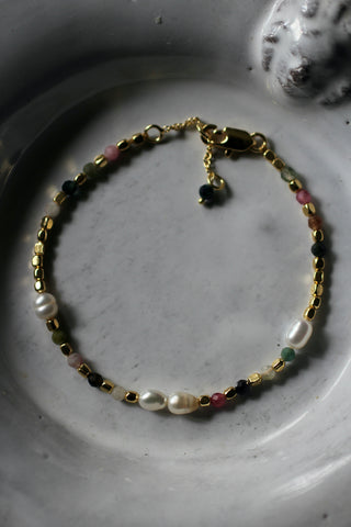 Gold plated bracelet with pearls and gemstones