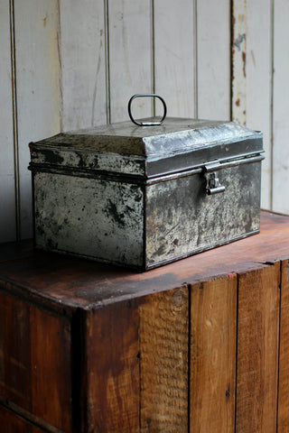 Antique Safe Box (J21)