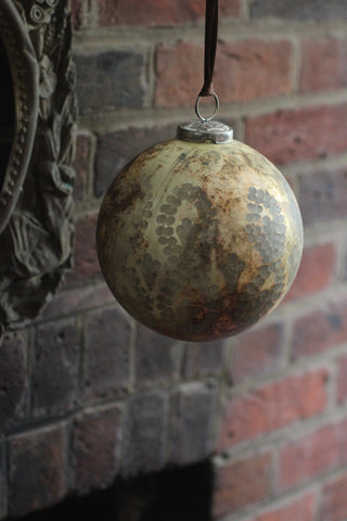 Filigree Large Gold Bauble