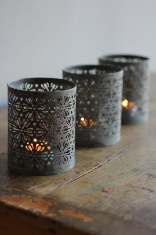 Zinc T-light holder (flower pattern)